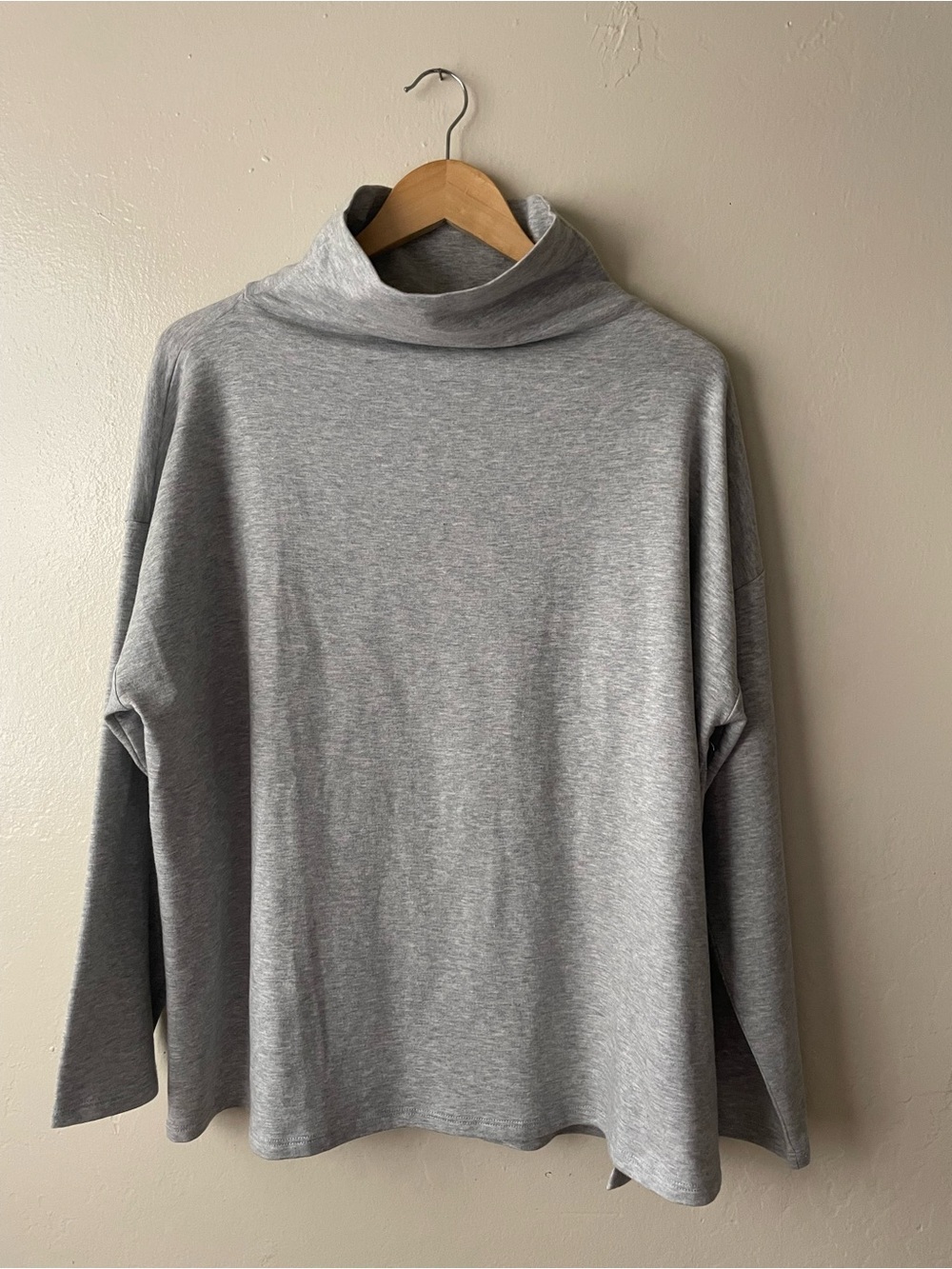 Eileen Fisher Light Gray Jersey Knit Turtleneck Long Sleeve boxy Top